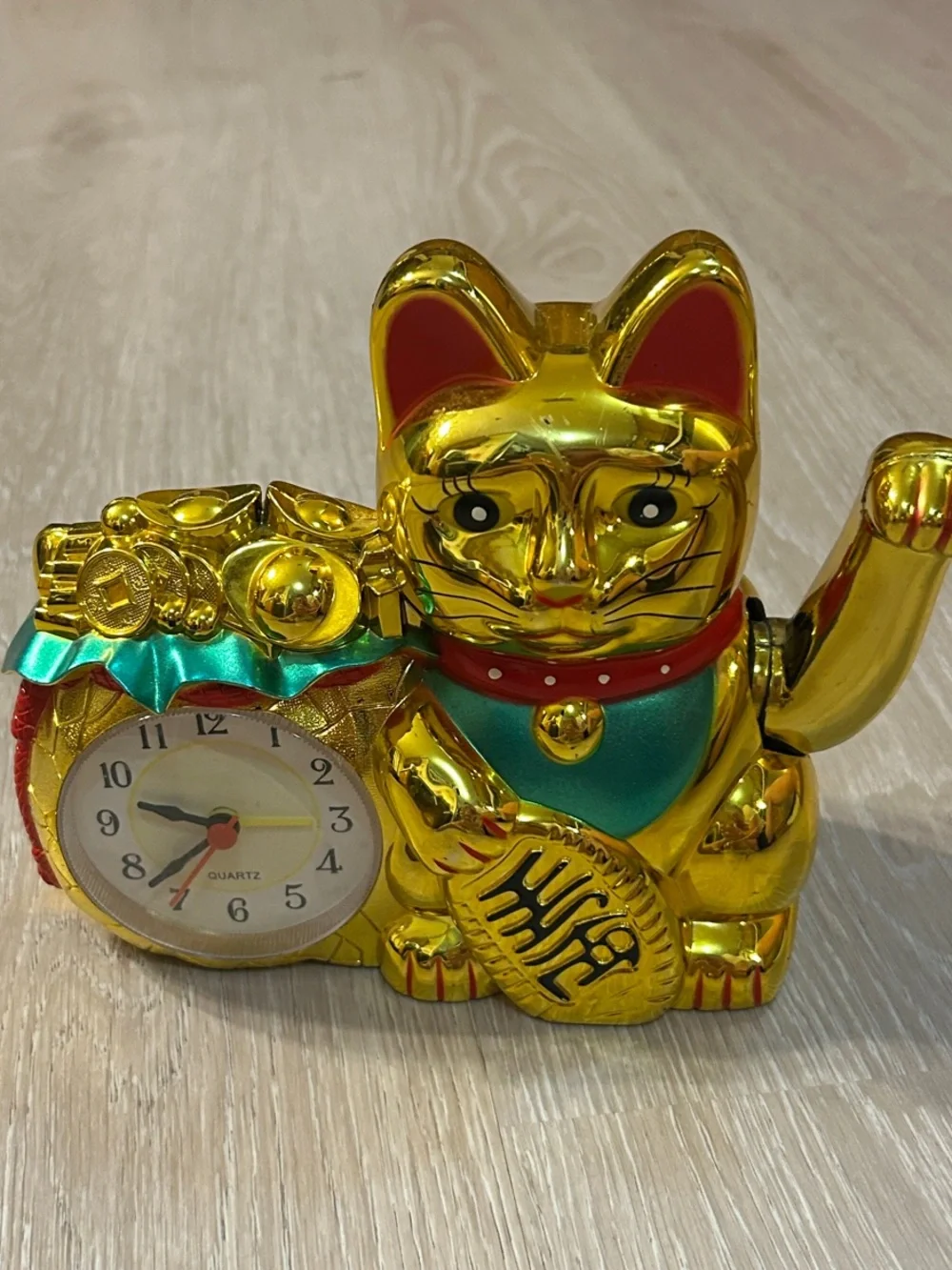 Golden Maneki Neko Clock - Lucky Cat Figurine